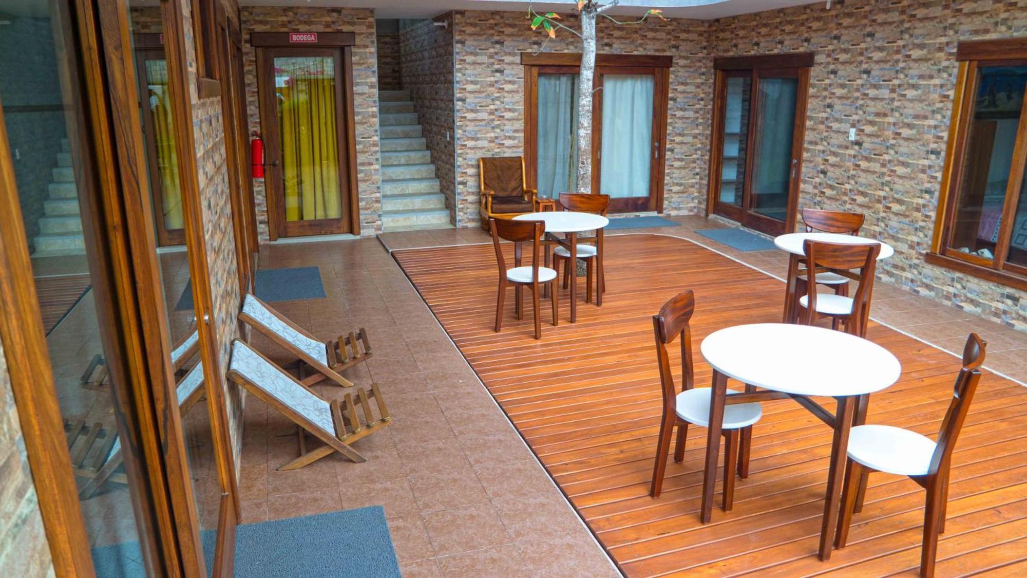 Hotel Starfish Puerto Villamil Bagian luar foto