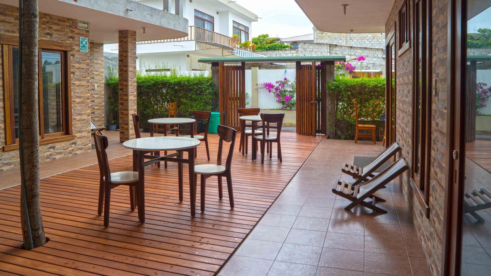 Hotel Starfish Puerto Villamil Bagian luar foto