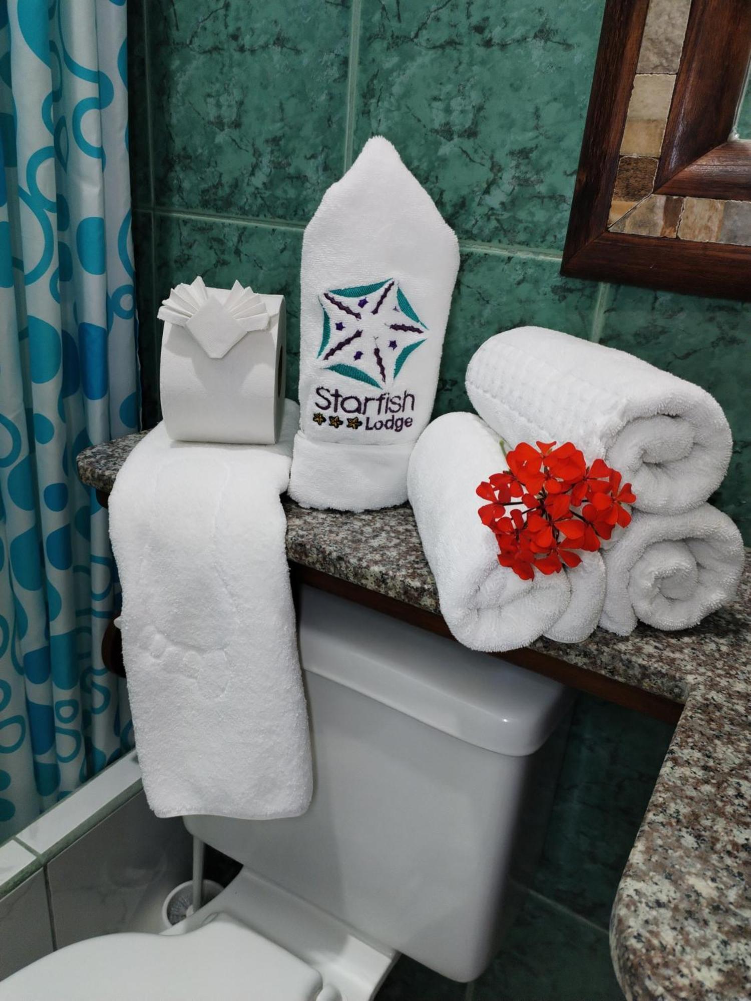 Hotel Starfish Puerto Villamil Bagian luar foto