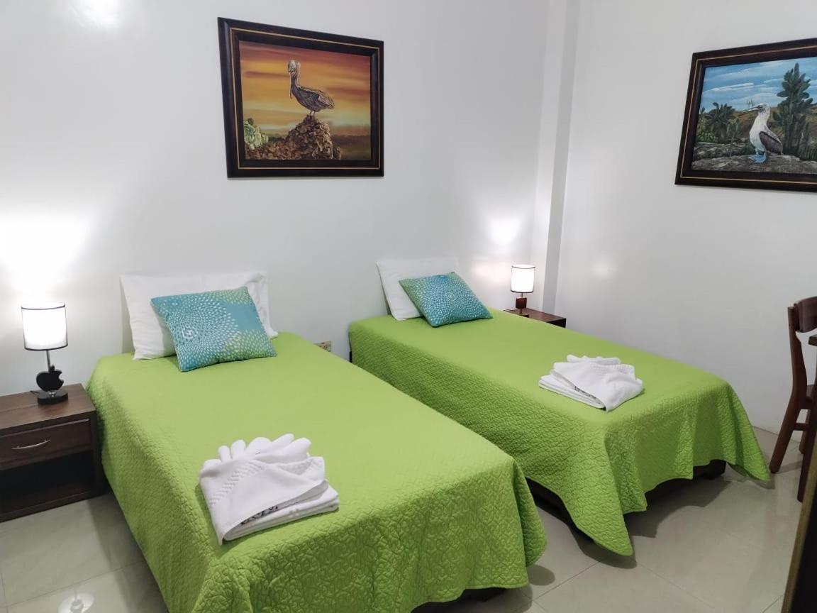Hotel Starfish Puerto Villamil Bagian luar foto