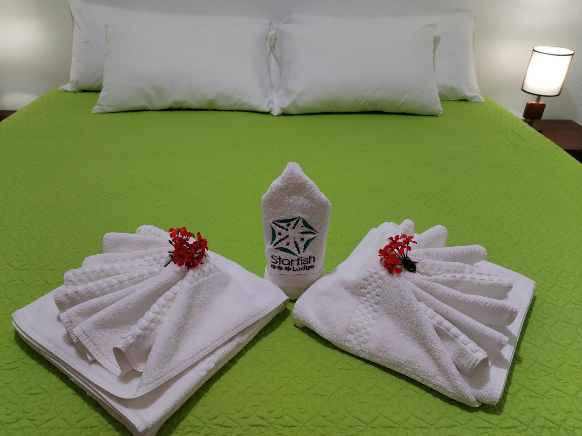 Hotel Starfish Puerto Villamil Bagian luar foto