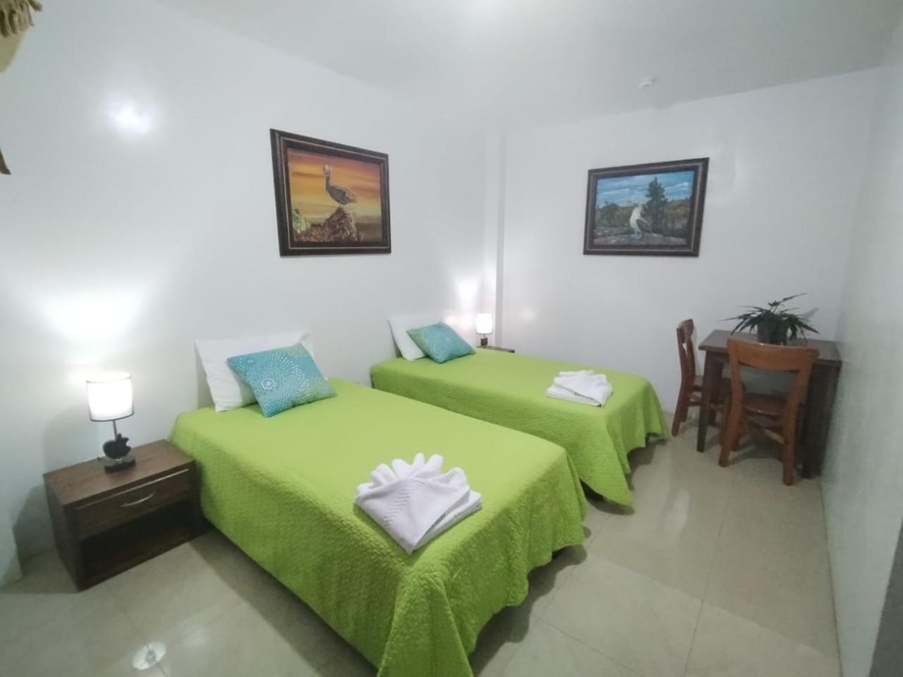 Hotel Starfish Puerto Villamil Bagian luar foto